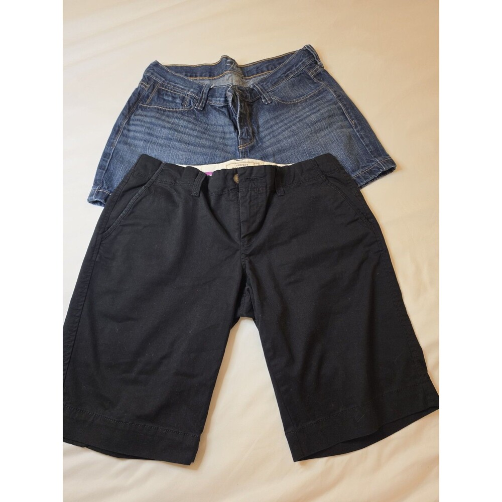 Lot of 2 Old Navy Women's Shorts Size 4 - Denim Jean & Black Bermuda Chino